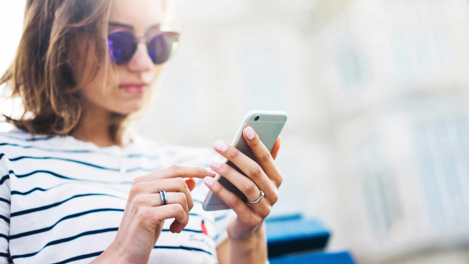 Les SMS modernes assurent aux clients et aux entreprises une connexion continue sans faute