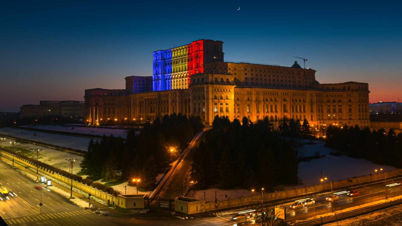 Rumänien Romania Bukarest Bucharest Parlament Parliament Flagge Flag