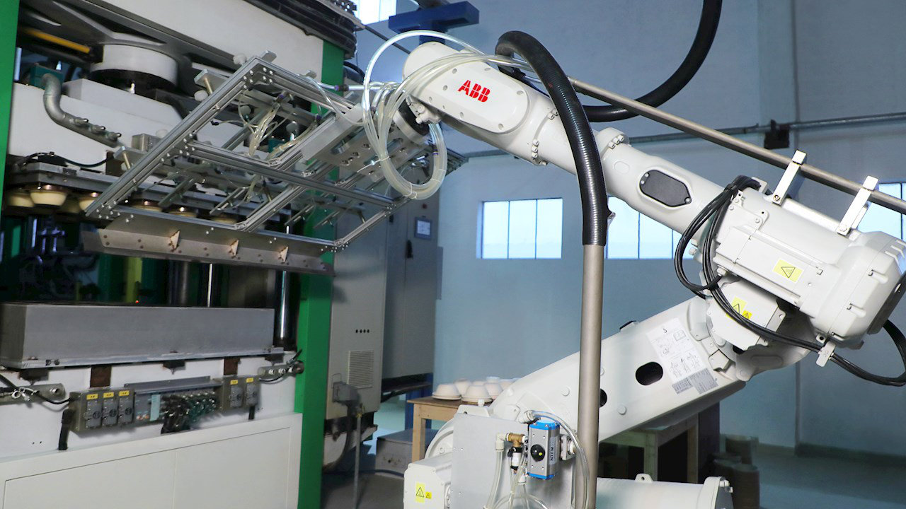 ABB robot on factory floor (c) ABB